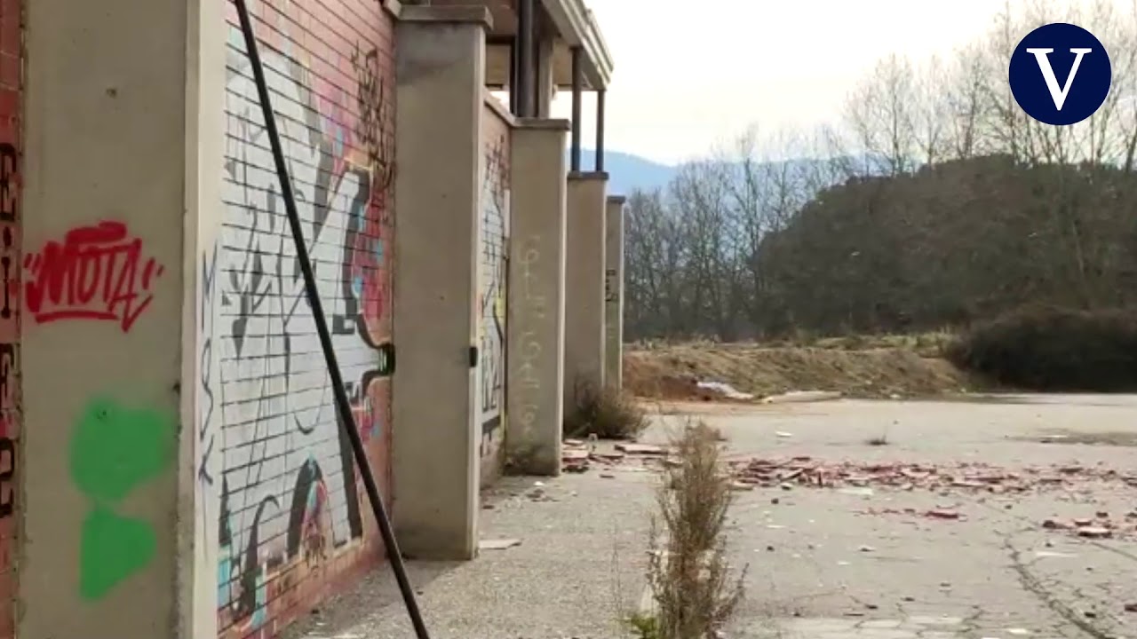 Los Mossos d'Esquadra desalojan la macrofiesta ilegal de Llinars del Vallès