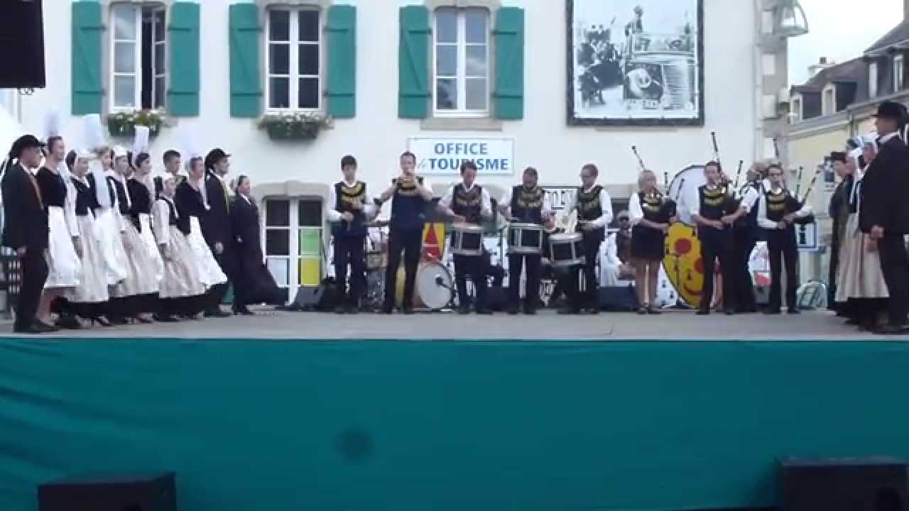 Cercle de Combrit au Kement Tu de Bannalec en 2014