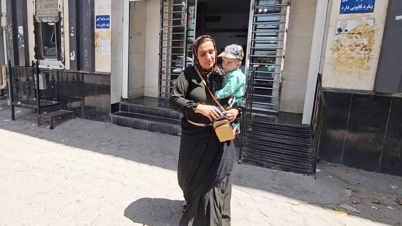 Sakineh's efforts. Life after divorce.