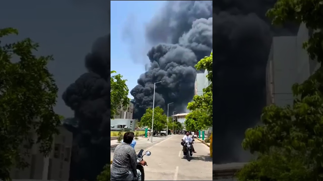 #AhmedabadPlaneCrash#FlightAccident  #AviationNews  #CrashLanding #LatestNewsIndia  #FlightCrash2025