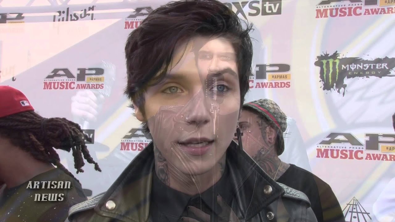 MEET GIRL WHO TOOK BLACK VEIL BRIDES APMAS AWARD