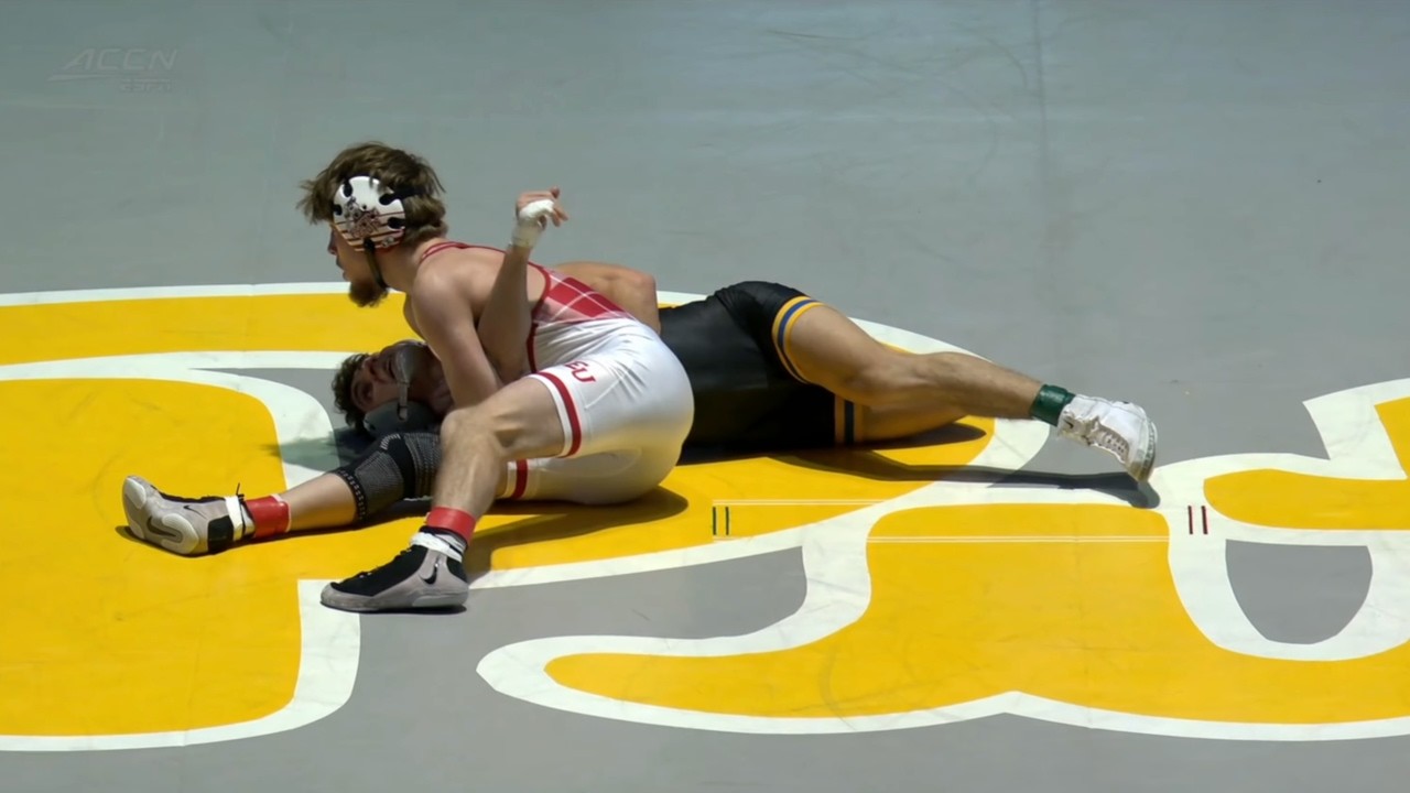 125lbs Chris Vargo (Edinboro) vs Tyler Chappell (Pitt)