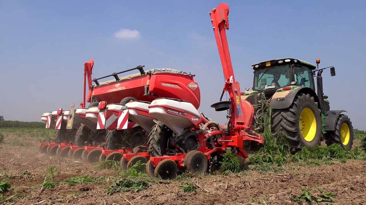 KUHN Striger & Maxima in action