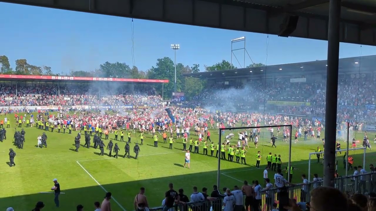 HSV FAIL PLATZSTURM in Sandhausen - Heidenheim steigt direkt auf