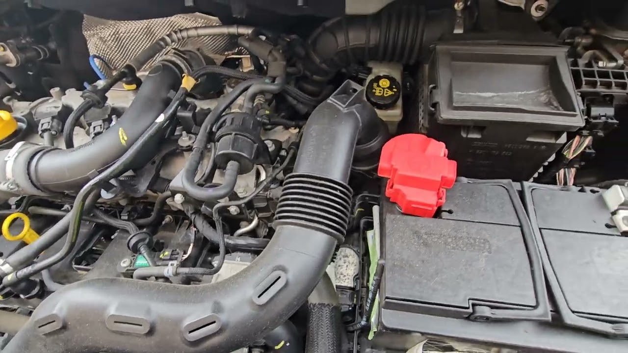 Motor Sound: RENAULT CAPTUR 2016 1.2 TCe 120hp / 6 Gear Automatic