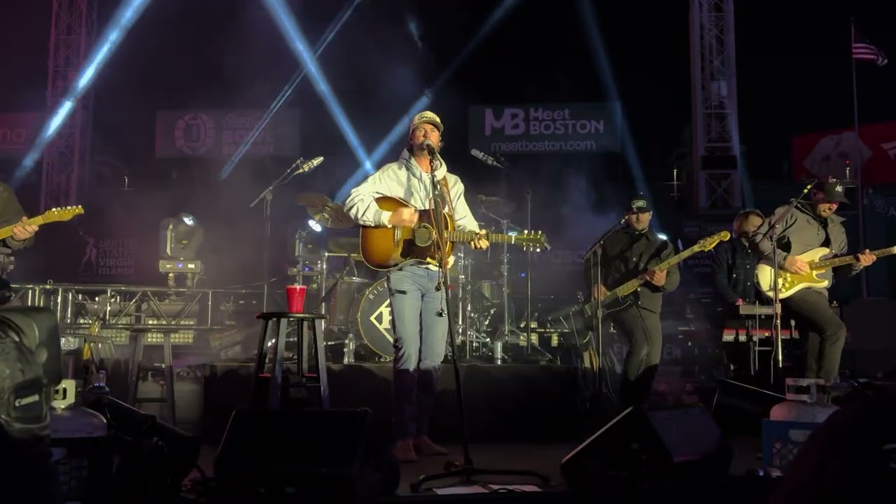 Change My Mind part 2 Riley Green at Fenway Bowl 12/27/2025