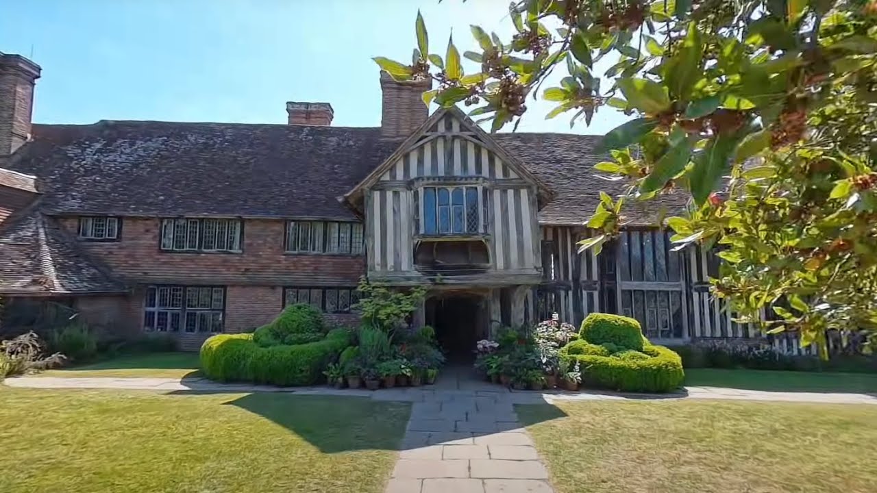 Great Dixter Garden & House | 360° Walk Through Front Meadow to the Historic Home| Insta360 X5 8K VR