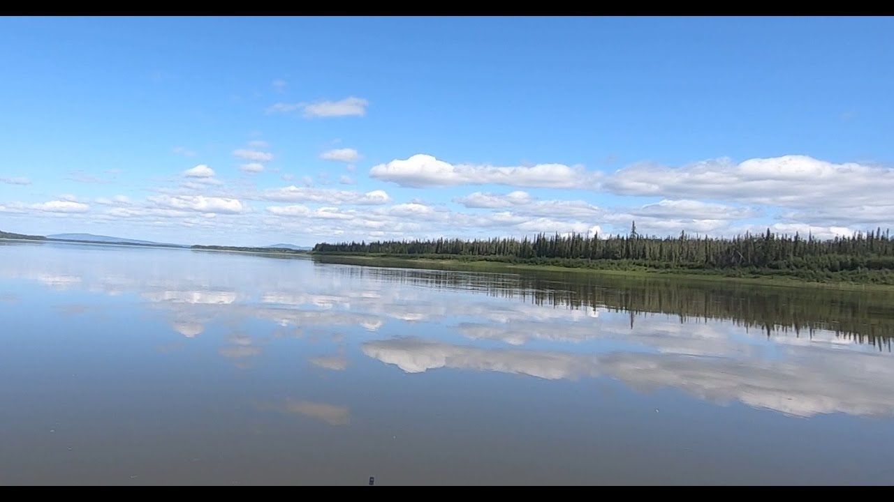 3 minutes to get you started - paddling the Dehcho towards Wrigley, NWT