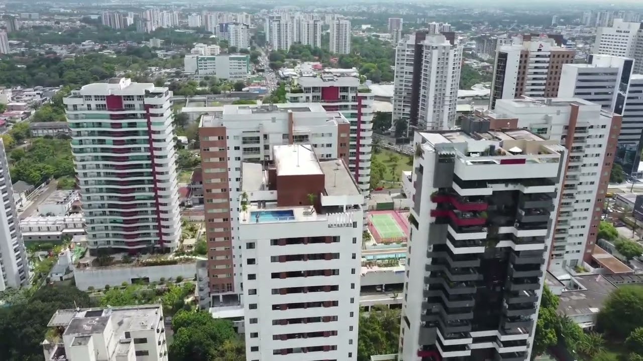 Manaus, a cosmopolita, mais importante  e  mais desenvolvida Metrópole da Amazônia.