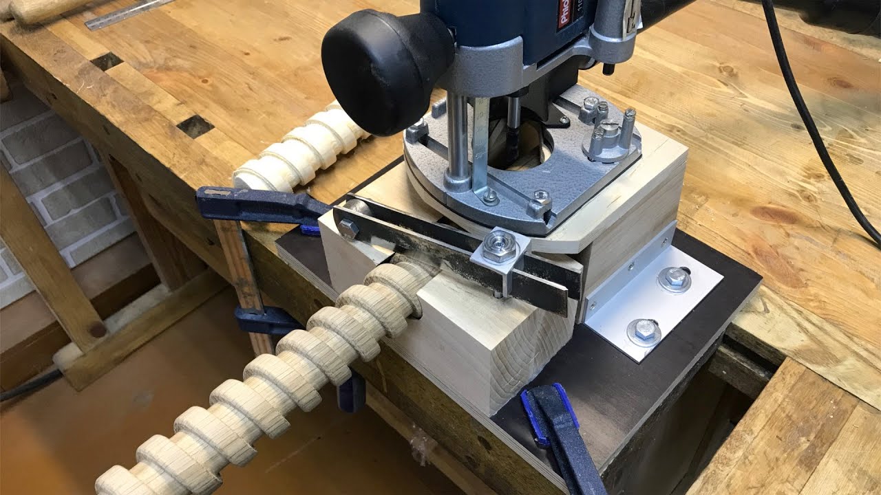 Приспособление для изготовления деревянного винта/Wooden thread cutting machine.