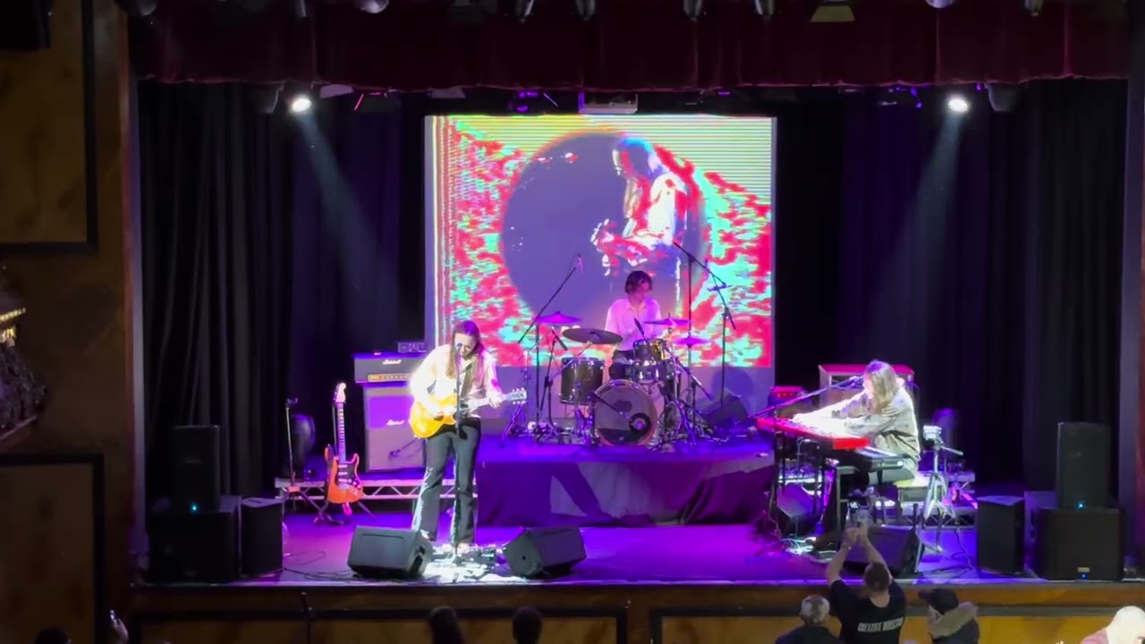 Strange Brew @Colne Muni 27/02/26 Hush ( Shades of Purple, Deep Purple) 