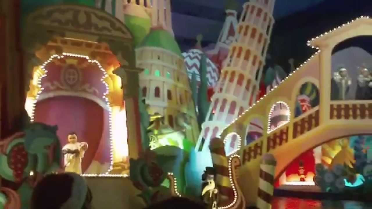 it's the small world celebration: Disneyland parc, Disneyland Resort Paris le 16 novembre 2014