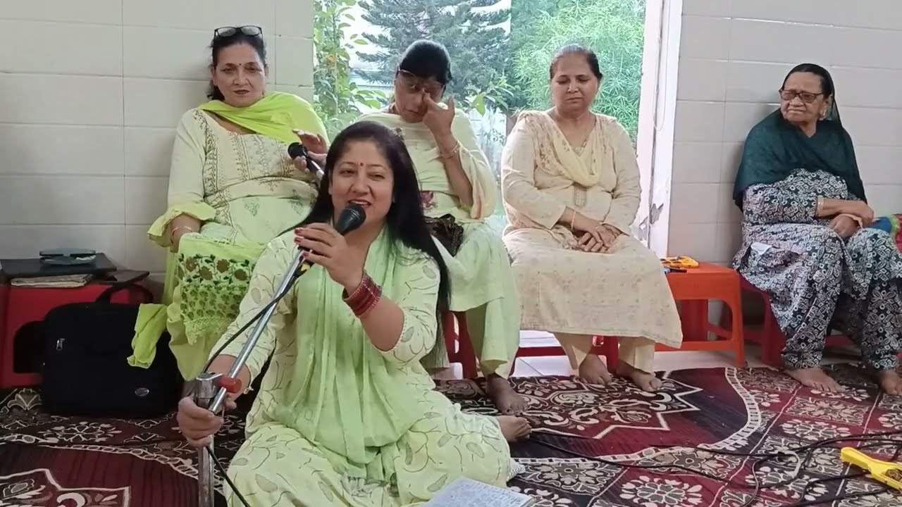 Le lo kishori ji sharan.