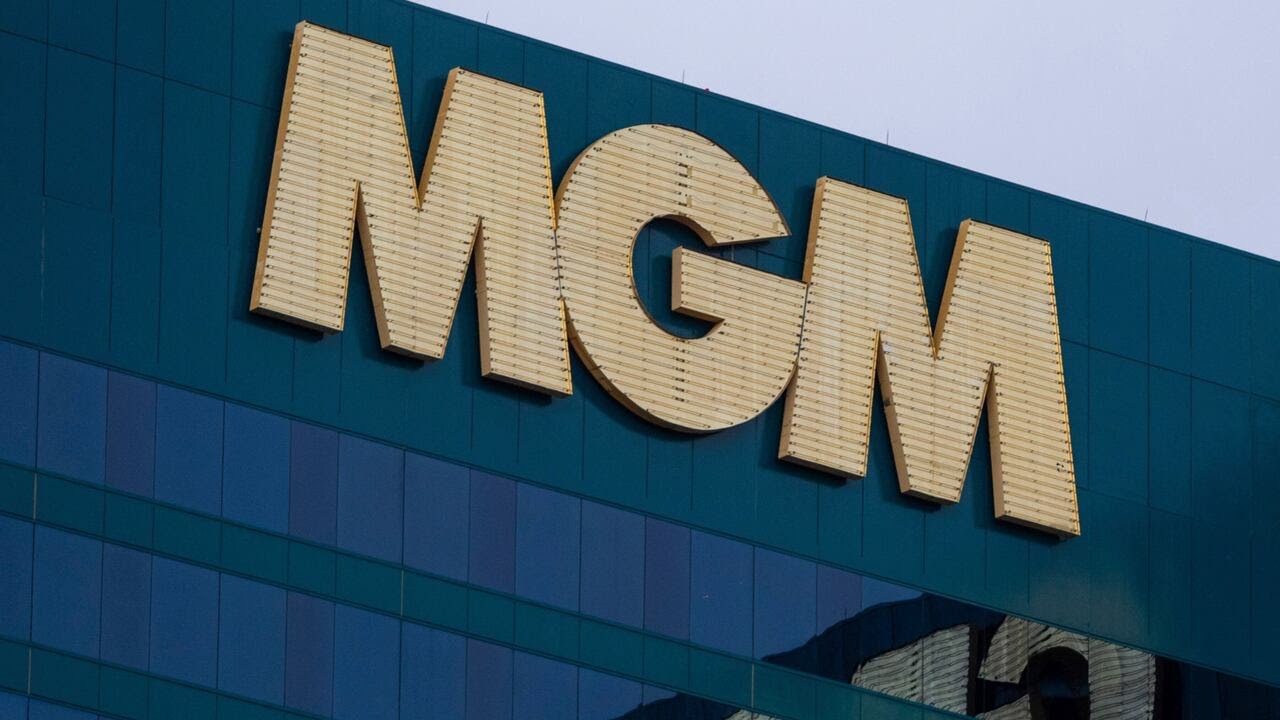 Компания People Inc. предлагает выкупить MGM Resorts за 18 миллиардов долларов.