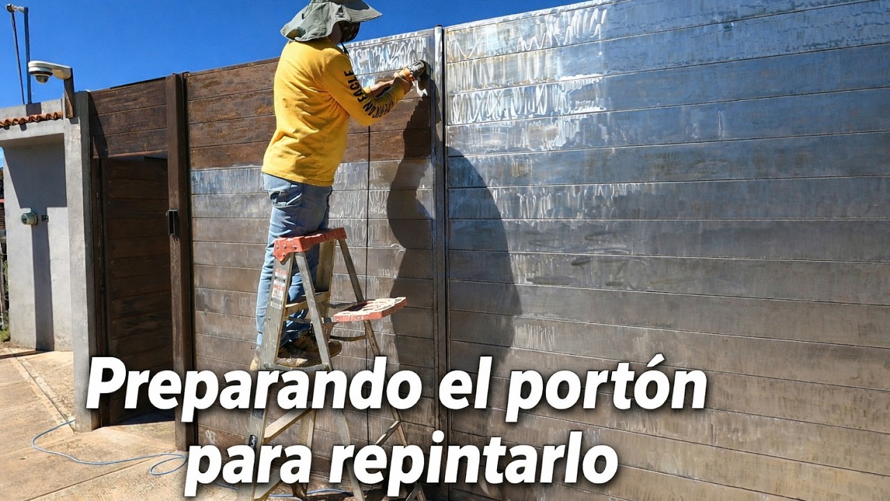 11 de Febrero del 2026 - Preparando el porton para repintarlo