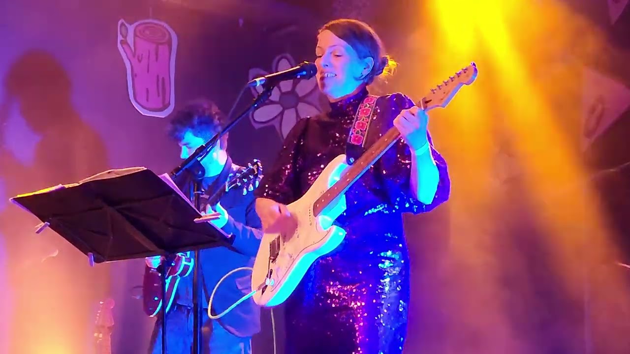 The Simple Present - Summer Triangle - live in Köln, Gebäude 9 @ Cologne Popfest 5.4.2025