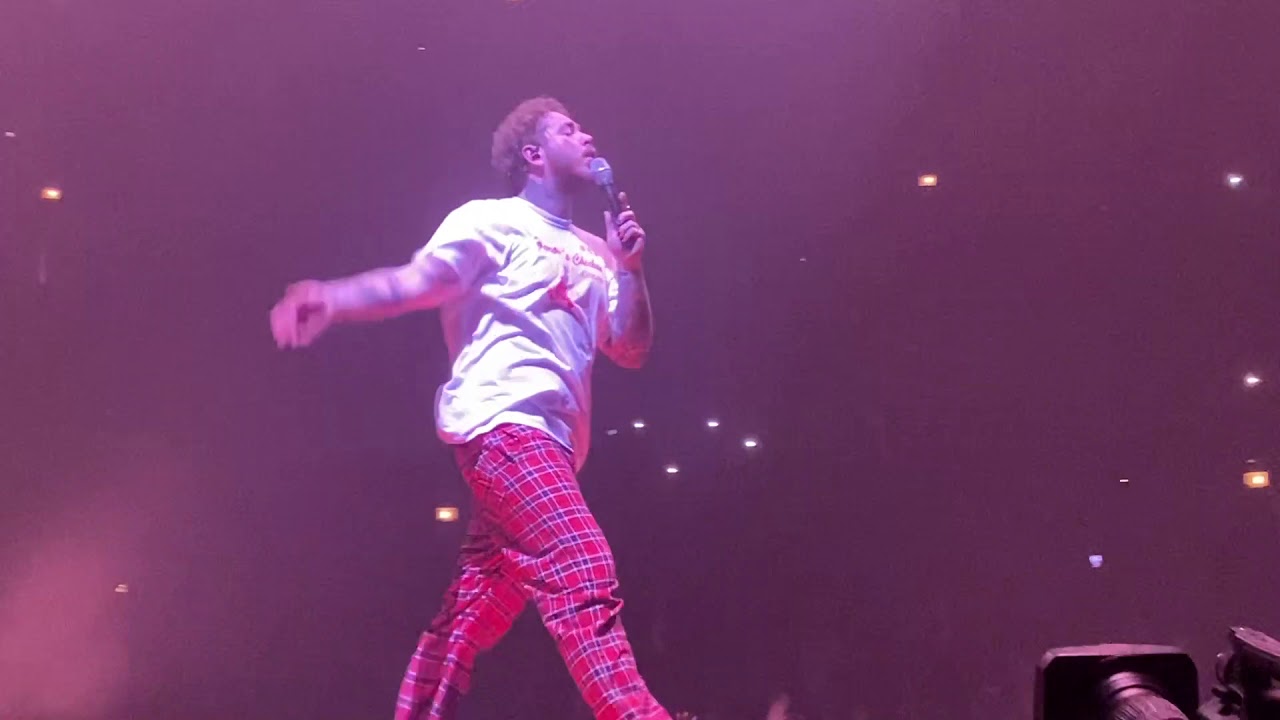 Post Malone - Go Flex (Runaway Tour Chicago)