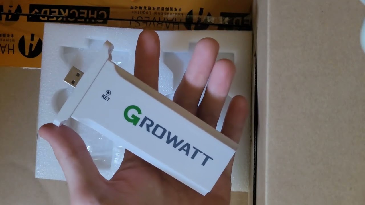 Unboxing Growatt SPF 6000 ES PLUS