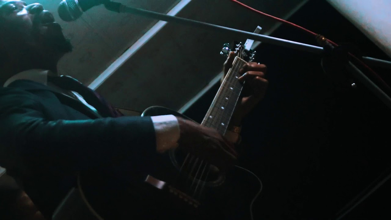 LA BENEDICTION DE JUDA AVEC LE FRERE ISAAC BUKASA A LA SOIREE AKOUSTIK MELODIE