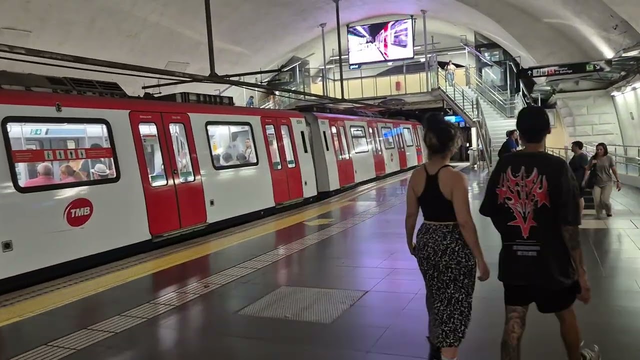 Buying tickets at the Barcelona, Spain, Metro station. 🎟️🇪🇸🚇 #Tickets #Barcelona #Spain #Metro