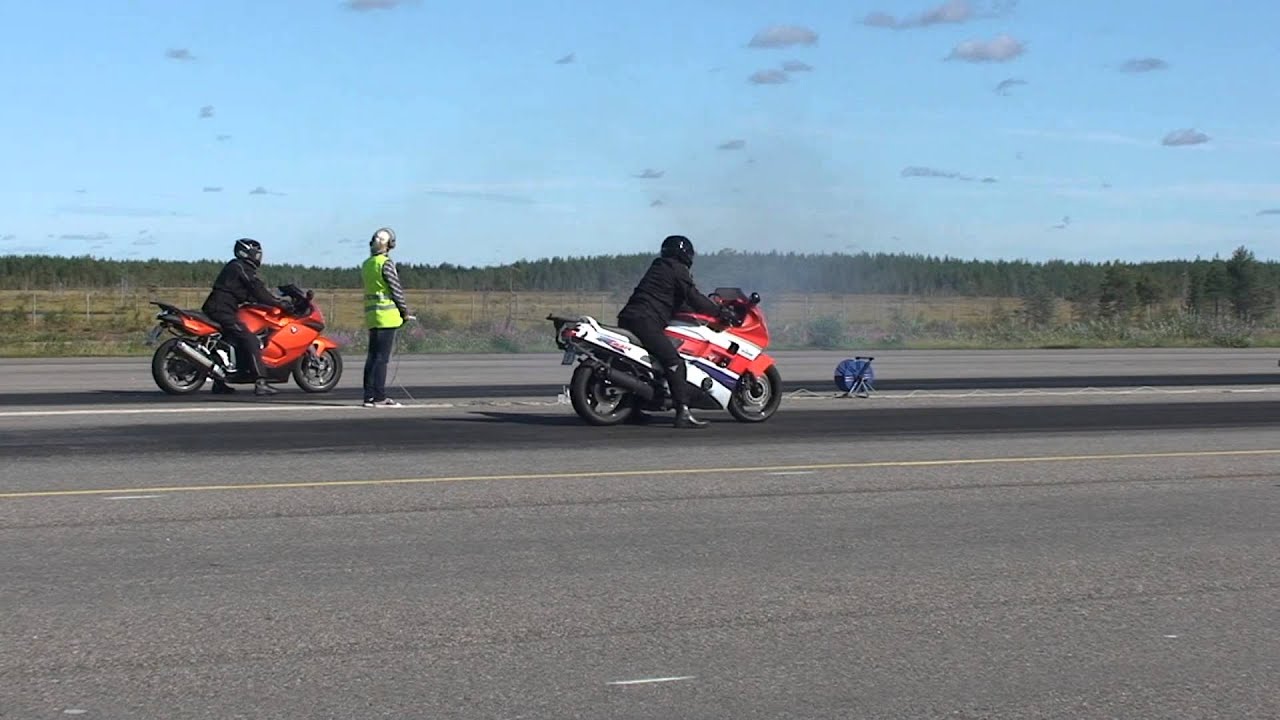 BMW K1300S 1/4 mile acceleration