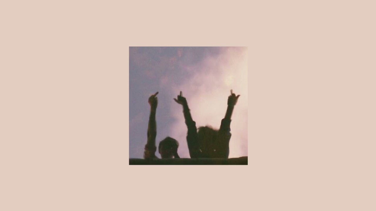 Walking on sunshine - Katrina & The Waves (slowed)
