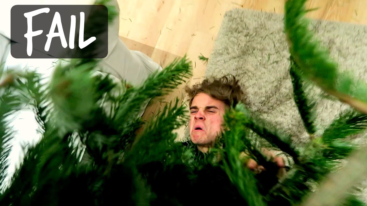 BIGGEST CHRISTMAS TREE FAIL