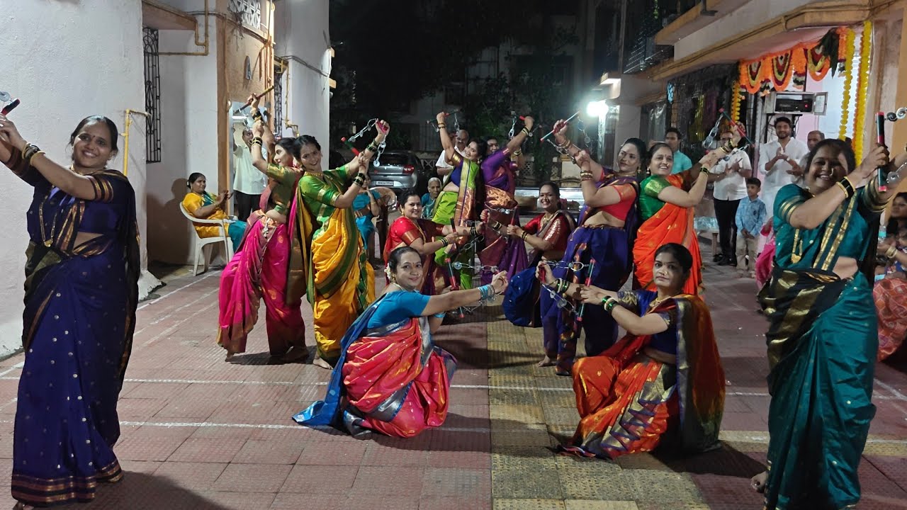 मंगळागौर Special #ganpati #ganpatibappamorya #maratha #trending #marathimulgi #ganpatidancesong 
