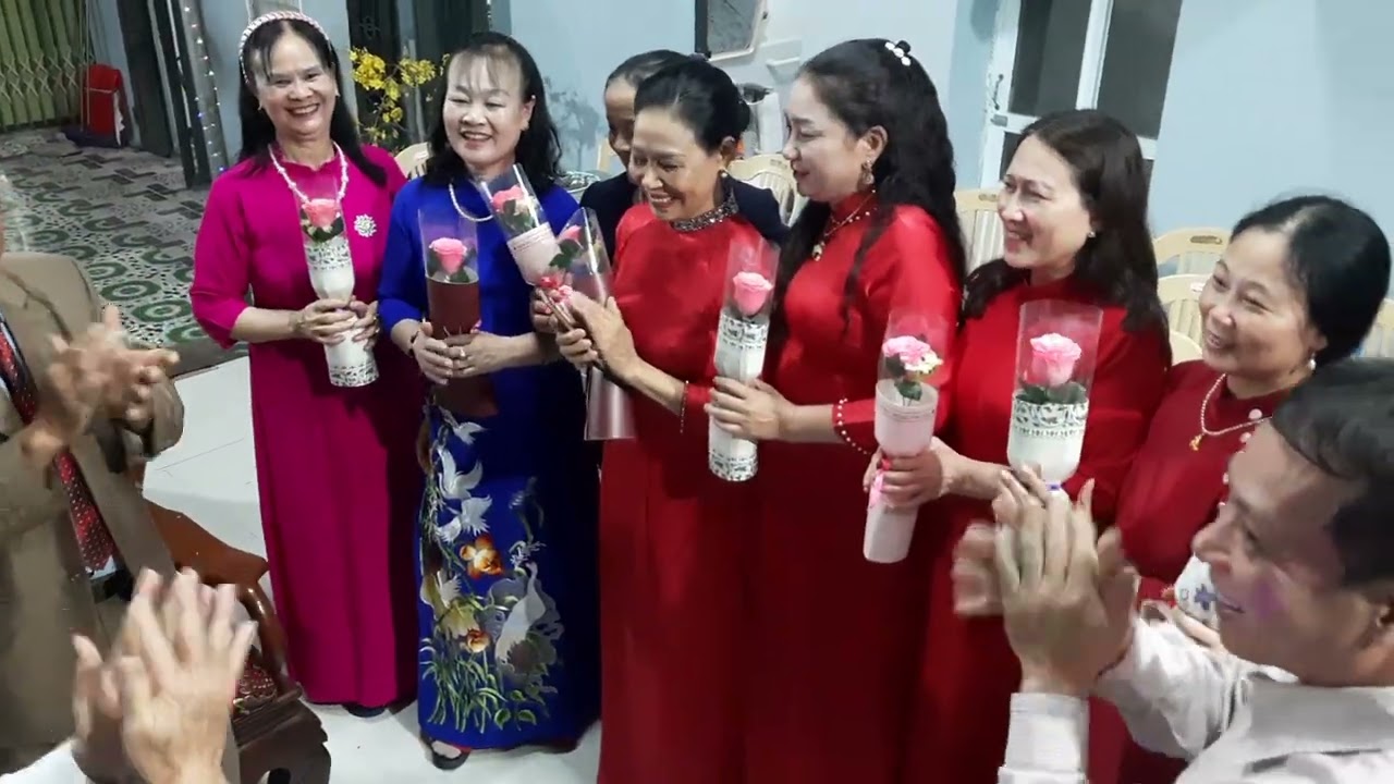 8 tháng 3, 2026 hai câu lạc bộ Sông Quê và suối Yến tổ chức ngày ý nghĩa cho chị em phụ nữ