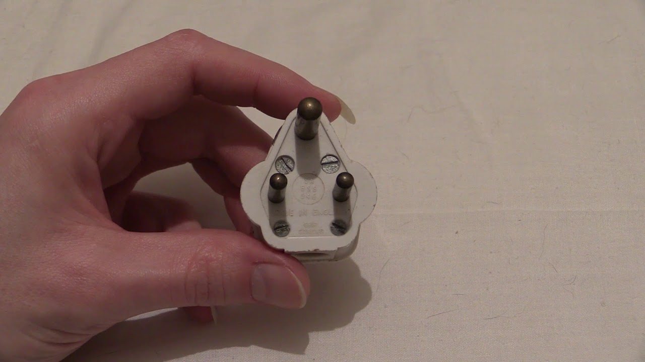 Plugs : MK 2A, 5A, 15A, BS 546. (White and Brown )