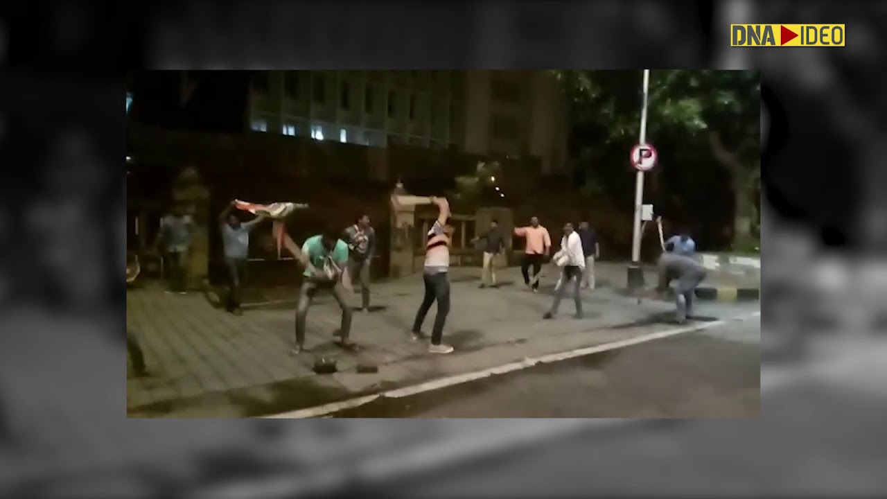 Watch MNS workers dig up road in front of Mantralaya in protest against potholes