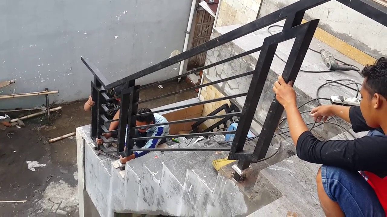 PEMBUATAN RAILING BALKON BAHAN GALVANIS