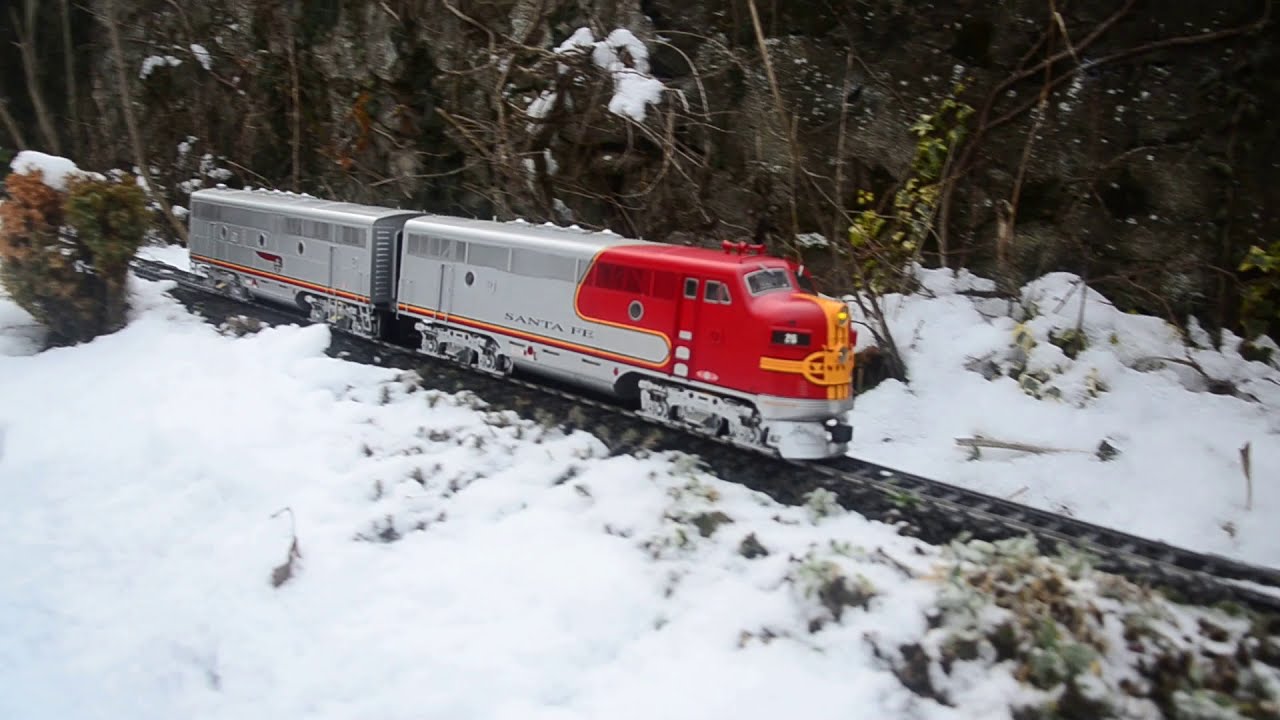USA Trains Santa Fe F3s with grrreat!!! Phoenix sound - G scale