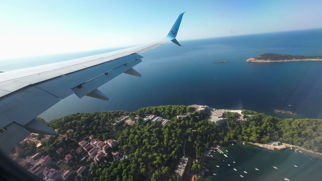 Dubrovnik Airport DVB - Landing Onboard - Tui 738 ex BHX ME2