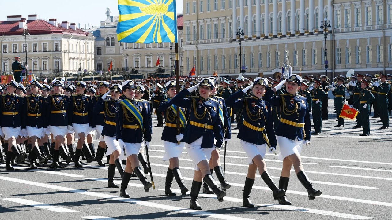 В Санкт-Петербурге начался парад в честь 80-летия Великой Победы.Прямой эфир