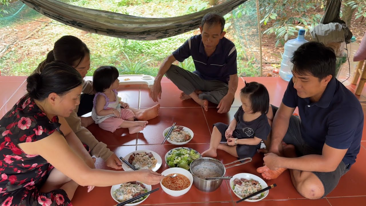 MẸ CHỒNG CHIA SẼ BÍ QUYẾT LÀM BÁNH TẦM BÌ NƯỚC CỐT DỪA ĐẶC SẢN MIỀN TÂY AI ĂN CŨNG KHEN | TNCM