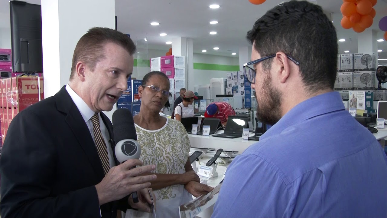 Funcionário de loja se aproveita de idosa e vende celular quase pelo dobro do preço