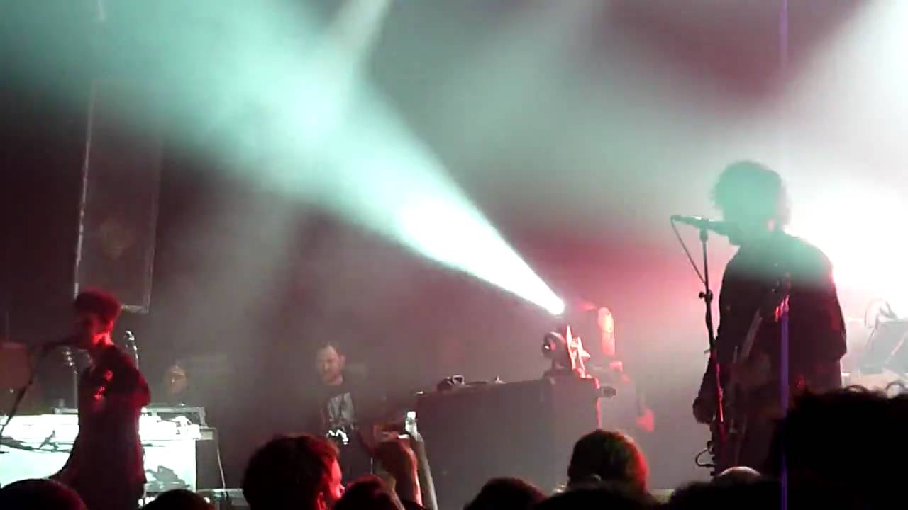 Black Rebel Motorcycle Club - Six Barrel Shotgun (Paris, 12 May 2010)
