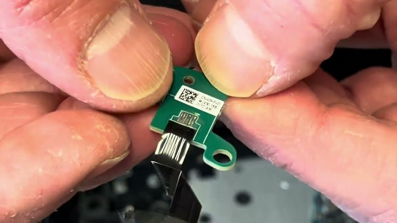 Dell Inspiron 16 7610 laptop teardown. Replace or upgrade RAM storage and more. DIY test and repair.