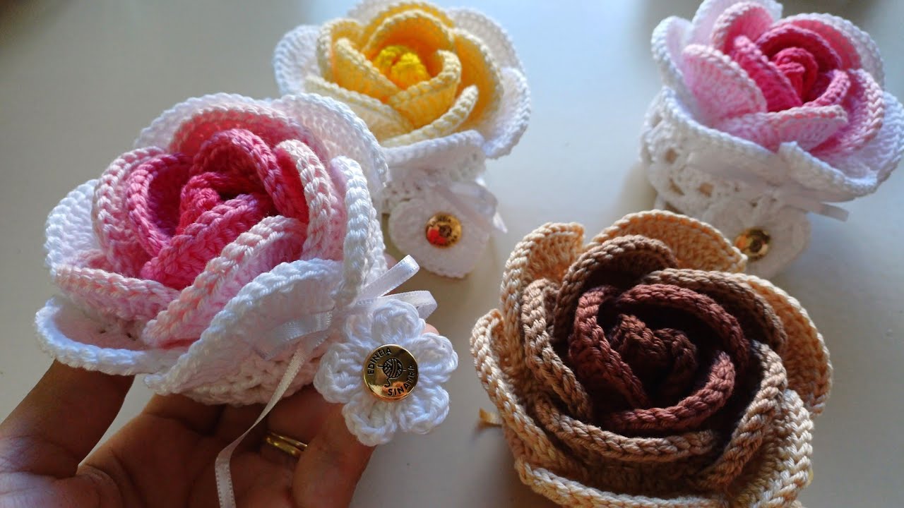 PINGENTE EM CROCHÊ MODELO FLOR