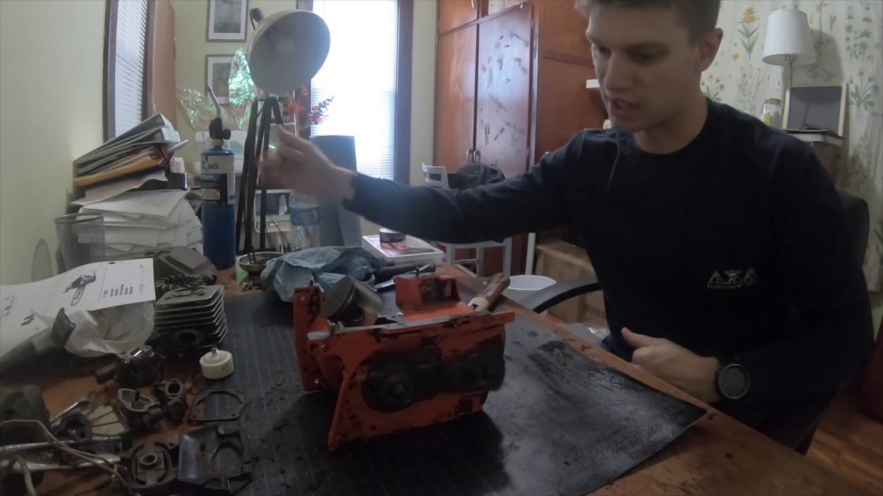 Husqvarna 44 Restoration Part 2: Splitting the cases