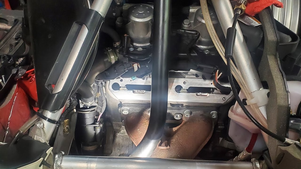 Ski doo 850 E-Tec Rave Valve Cleaning (in Detail)