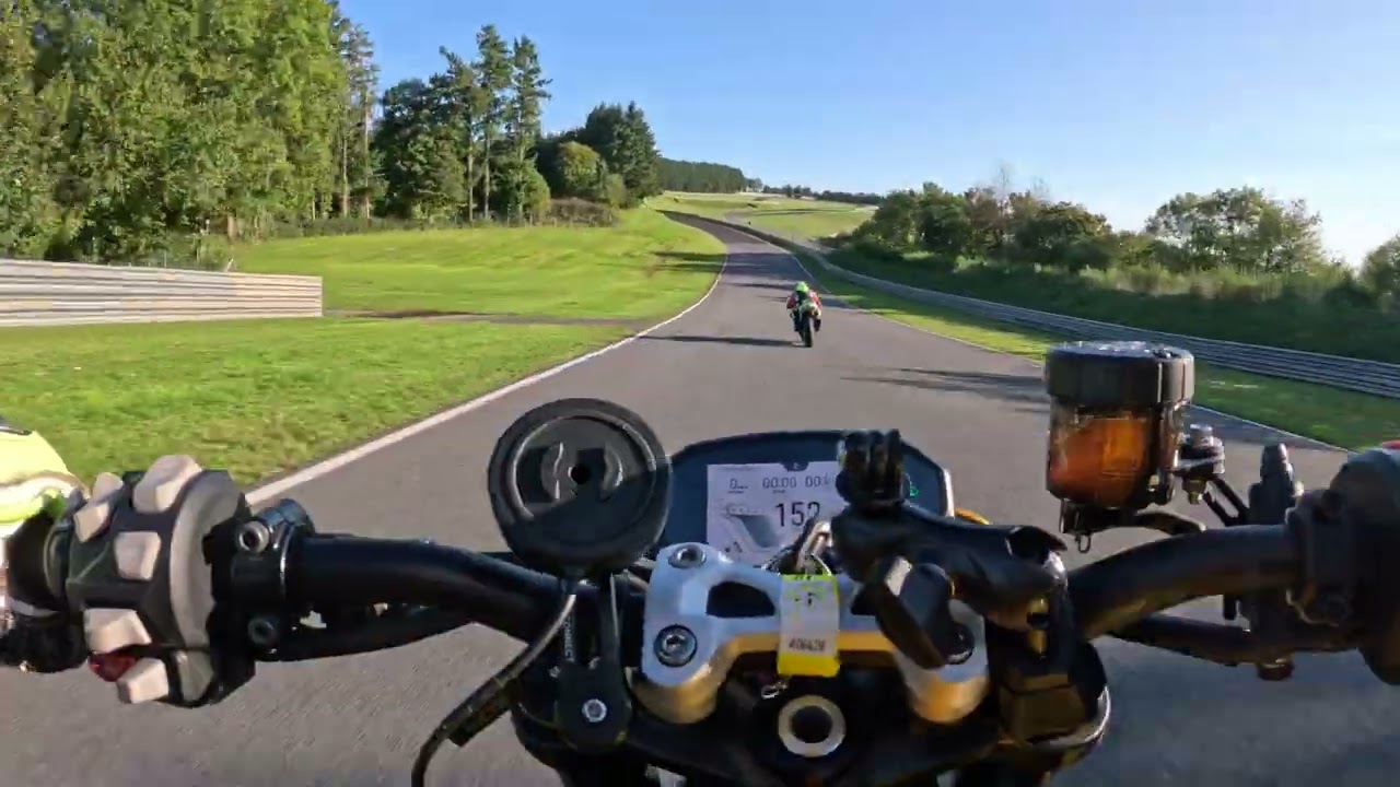 Street Triple 765 RS vs GSXR Circuit Mas du Clos 05/10/2024