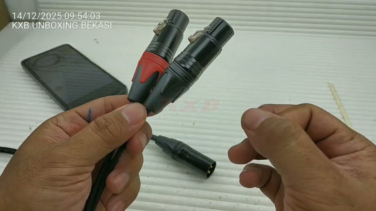 Rp. 51.588,- Unboxing Kabel XLR Male to Dual Female / XLR Cabang 2 dari Shopee Aminjayaelectronic233