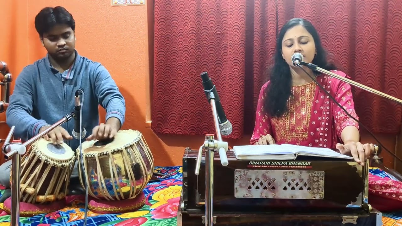 Rabindra Sangeet - Se Amar Gopon Kotha.Sung by- Shreya Chakraborty.Tabla- Tanmoy Mandal Sir.