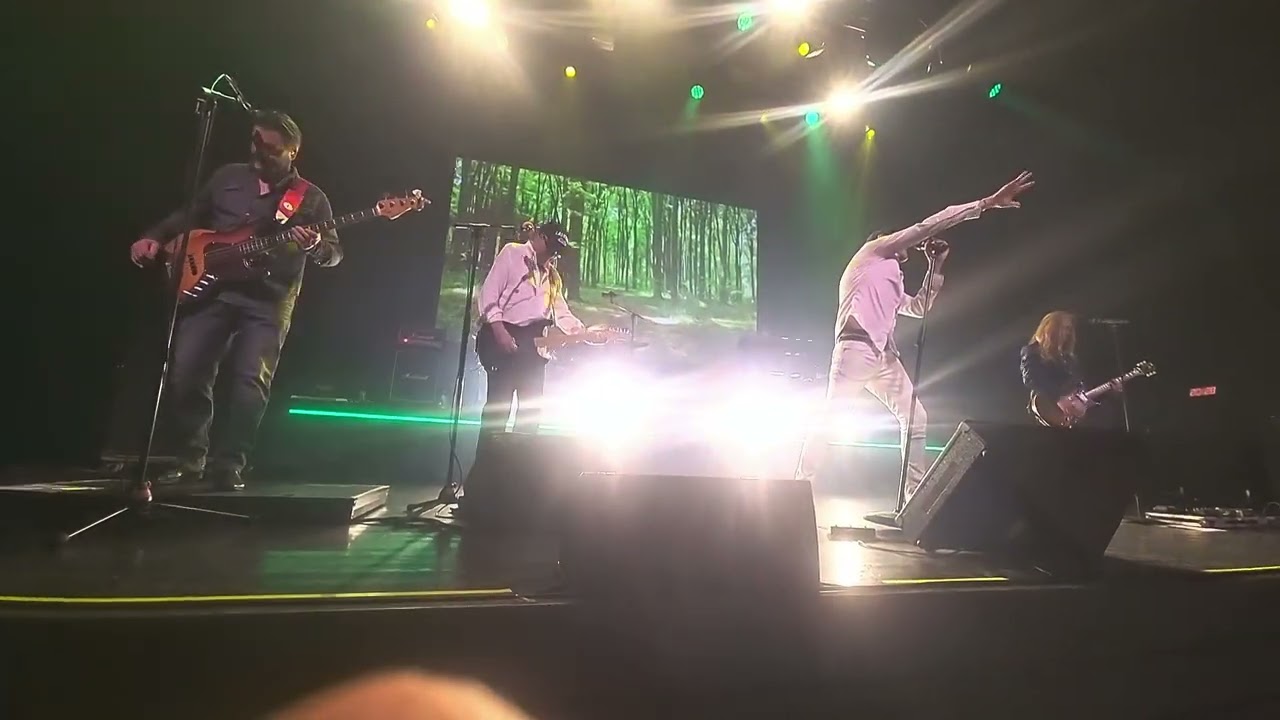 shubidua  2.0 Herning kongrescenter 12 april 2024 Emma og walkman  og we. wanna be free