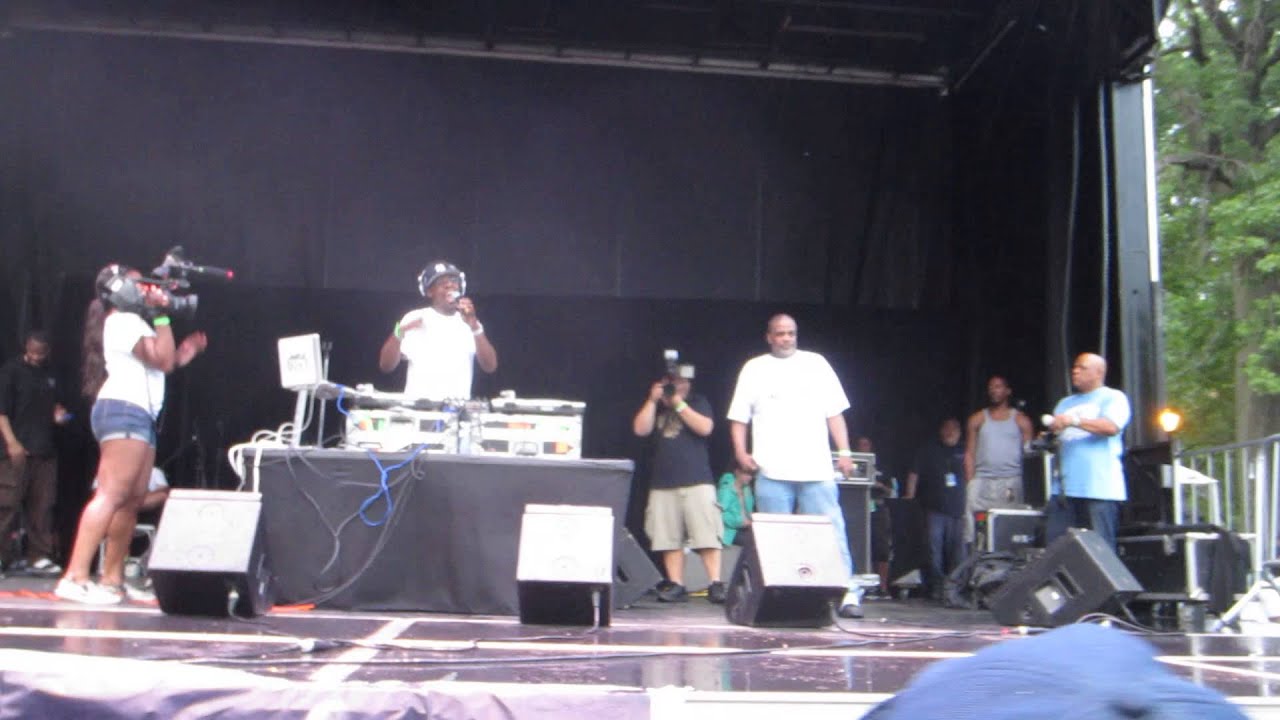 DJ BRUCIE B PT 2 - MIXING LIVE @ CROTONA PARK