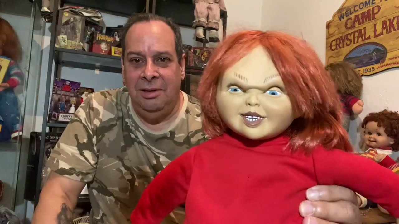 Unboxing a sideshow Rare Chucky Doll