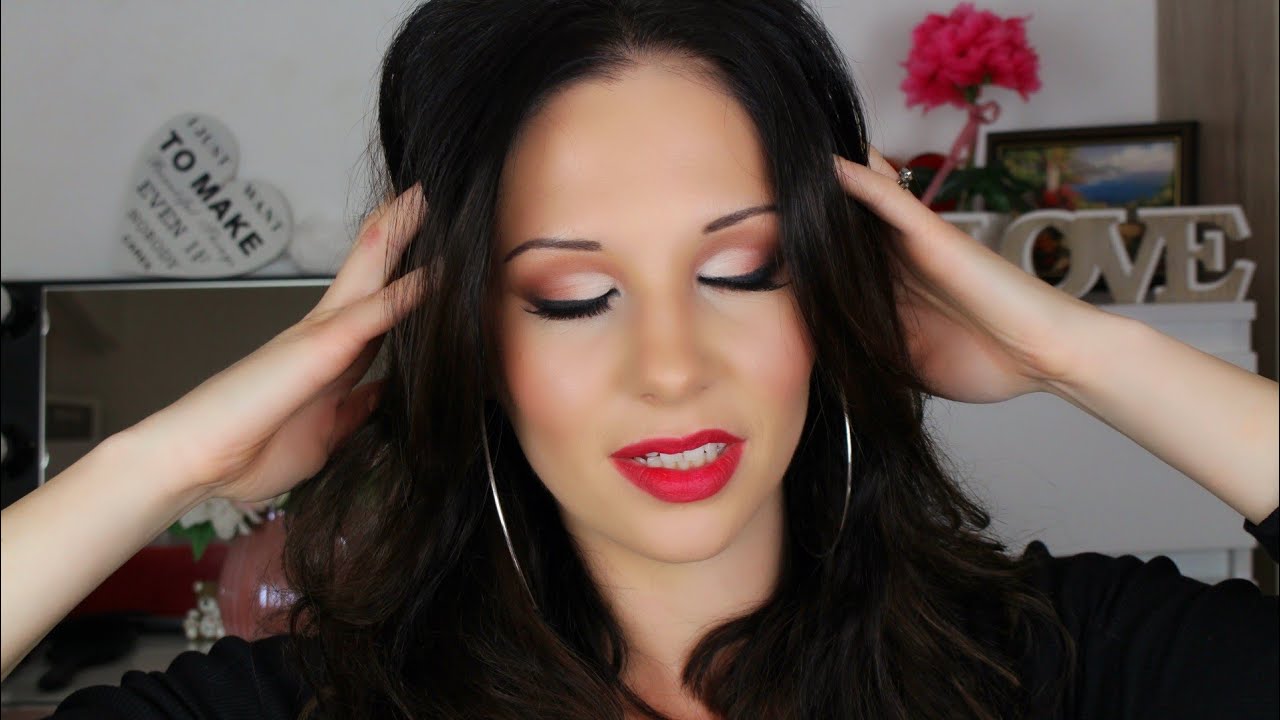 Класически коледен грим//Christmas classic look