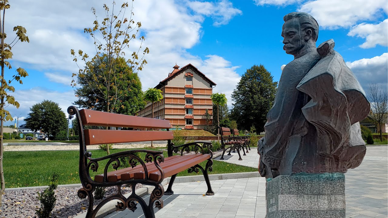 Реконструкція площі Івана Франка. Смт. Вигода